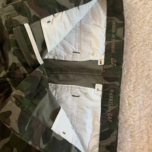 Khakis by Gap, Camouflage pant, Size 2 - Picture 3 of 5